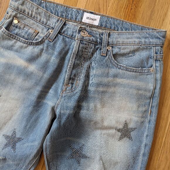 Hudson Jeans Riley Crop Relaxed Straight Jeans in Amplify light wash with stars - Picture 5 of 7